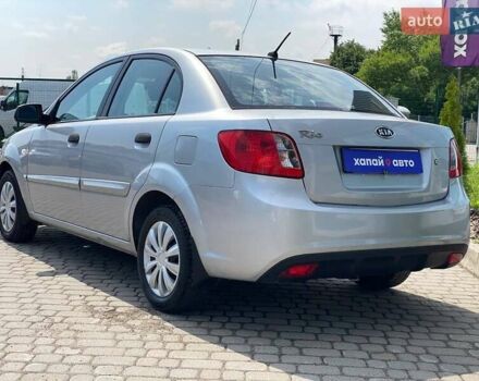 Серый Киа Рио, объемом двигателя 1.4 л и пробегом 80 тыс. км за 5000 $, фото 6 на Automoto.ua