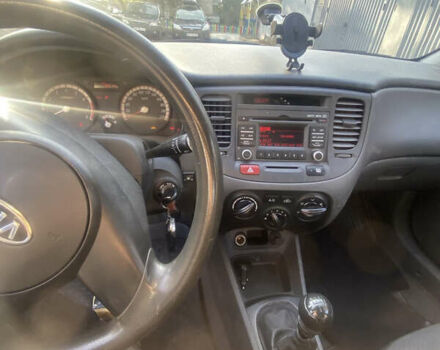 Кіа Ріо 2011 у Києві на Automoto.ua Сірий Кіа Ріо, об'ємом двигуна 1.4 л та пробігом 179 тис. км за 4500 $, фото 4 на Automoto.ua