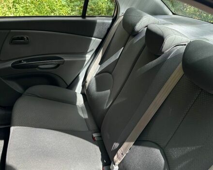 Сірий Кіа Ріо, об'ємом двигуна 1.4 л та пробігом 174 тис. км за 5900 $, фото 8 на Automoto.ua