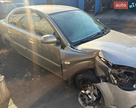 Сірий Кіа Ріо, об'ємом двигуна 1.4 л та пробігом 260 тис. км за 1500 $, фото 1 на Automoto.ua