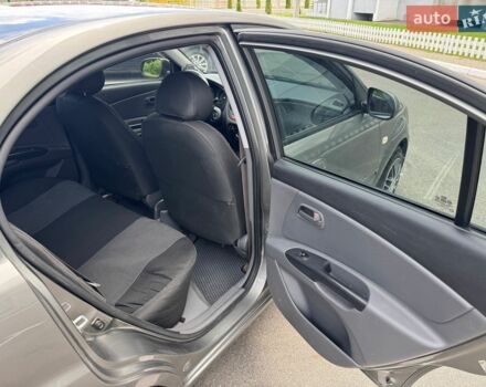 Сірий Кіа Ріо, об'ємом двигуна 1.4 л та пробігом 195 тис. км за 5250 $, фото 8 на Automoto.ua