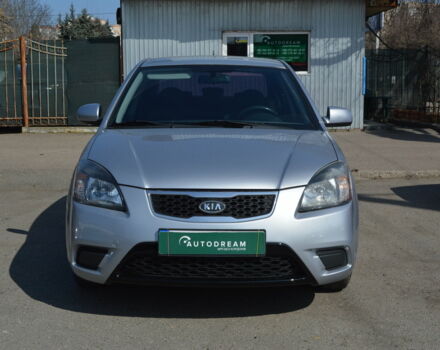 Сірий Кіа Ріо, об'ємом двигуна 1.4 л та пробігом 301 тис. км за 5600 $, фото 7 на Automoto.ua