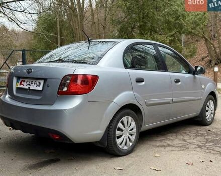 Серый Киа Рио, объемом двигателя 1.4 л и пробегом 89 тыс. км за 4200 $, фото 6 на Automoto.ua