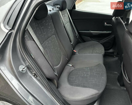 Сірий Кіа Ріо, об'ємом двигуна 1.6 л та пробігом 139 тис. км за 8500 $, фото 33 на Automoto.ua