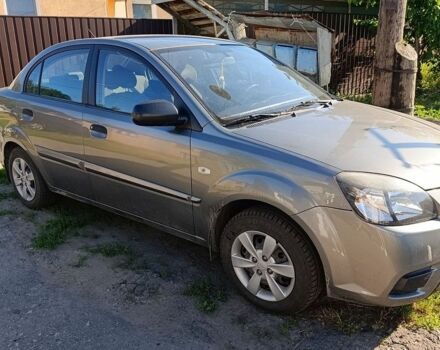 Серый Киа Рио, объемом двигателя 1.4 л и пробегом 160 тыс. км за 4800 $, фото 4 на Automoto.ua