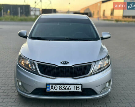 Серый Киа Рио, объемом двигателя 1.4 л и пробегом 178 тыс. км за 5600 $, фото 3 на Automoto.ua