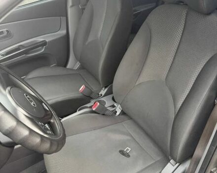 Серый Киа Рио, объемом двигателя 1.4 л и пробегом 135 тыс. км за 6999 $, фото 15 на Automoto.ua