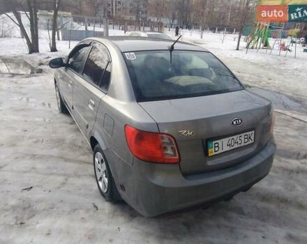 Серый Киа Рио, объемом двигателя 1.4 л и пробегом 271 тыс. км за 5000 $, фото 5 на Automoto.ua