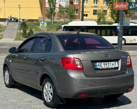 Серый Киа Рио, объемом двигателя 1.4 л и пробегом 135 тыс. км за 4999 $, фото 2 на Automoto.ua