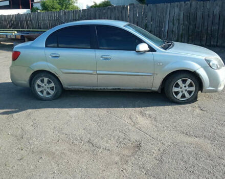 Серый Киа Рио, объемом двигателя 1.4 л и пробегом 278 тыс. км за 3000 $, фото 5 на Automoto.ua