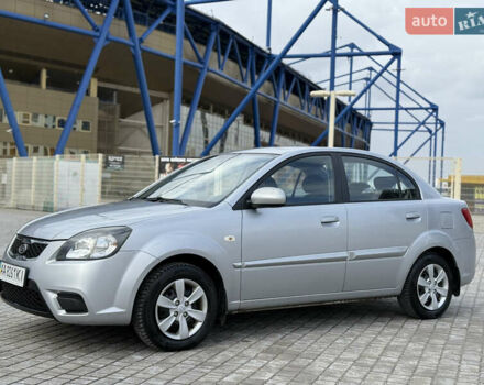 Серый Киа Рио, объемом двигателя 1.4 л и пробегом 172 тыс. км за 4950 $, фото 1 на Automoto.ua
