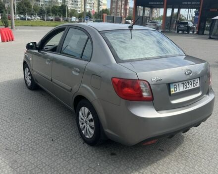Сірий Кіа Ріо, об'ємом двигуна 1.4 л та пробігом 380 тис. км за 4510 $, фото 12 на Automoto.ua