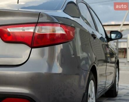 Серый Киа Рио, объемом двигателя 1.4 л и пробегом 204 тыс. км за 6200 $, фото 3 на Automoto.ua