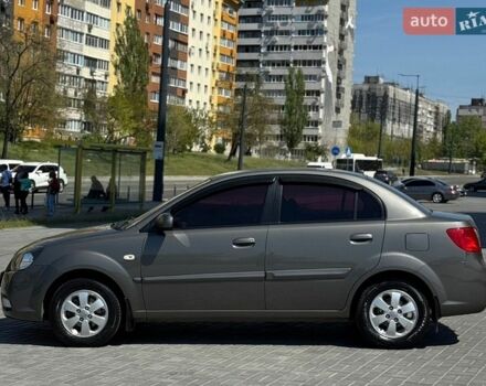 Серый Киа Рио, объемом двигателя 1.4 л и пробегом 135 тыс. км за 4999 $, фото 1 на Automoto.ua