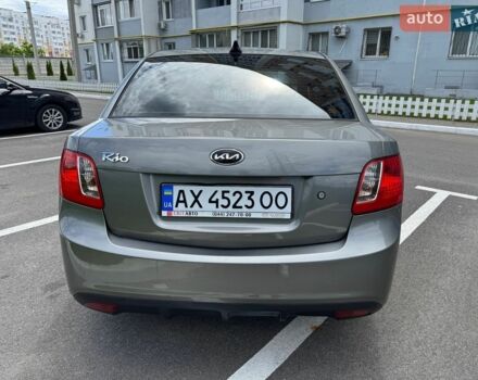 Сірий Кіа Ріо, об'ємом двигуна 1.4 л та пробігом 195 тис. км за 5250 $, фото 4 на Automoto.ua