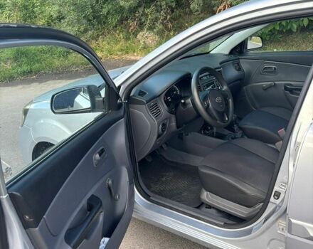 Серый Киа Рио, объемом двигателя 1.4 л и пробегом 89 тыс. км за 4300 $, фото 4 на Automoto.ua