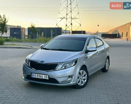 Серый Киа Рио, объемом двигателя 1.4 л и пробегом 178 тыс. км за 5600 $, фото 4 на Automoto.ua
