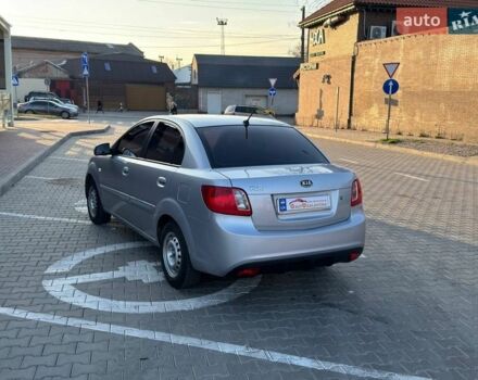 Сірий Кіа Ріо, об'ємом двигуна 1.4 л та пробігом 300 тис. км за 5500 $, фото 11 на Automoto.ua