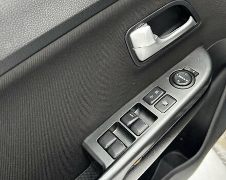 Серый Киа Рио, объемом двигателя 1.6 л и пробегом 168 тыс. км за 7000 $, фото 13 на Automoto.ua