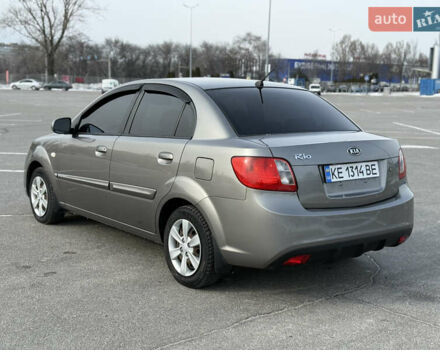 Серый Киа Рио, объемом двигателя 1.4 л и пробегом 180 тыс. км за 4699 $, фото 1 на Automoto.ua