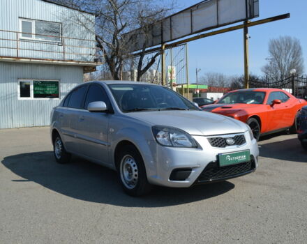 Сірий Кіа Ріо, об'ємом двигуна 1.4 л та пробігом 301 тис. км за 5600 $, фото 1 на Automoto.ua