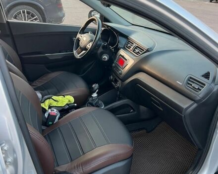 Сірий Кіа Ріо, об'ємом двигуна 1.6 л та пробігом 217 тис. км за 6200 $, фото 6 на Automoto.ua