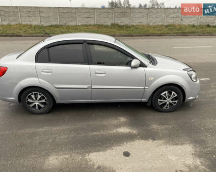 Сірий Кіа Ріо, об'ємом двигуна 1.4 л та пробігом 169 тис. км за 5000 $, фото 2 на Automoto.ua