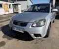 Сірий Кіа Ріо, об'ємом двигуна 1.4 л та пробігом 180 тис. км за 3800 $, фото 1 на Automoto.ua