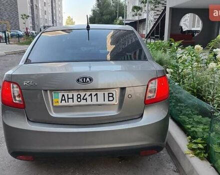 Сірий Кіа Ріо, об'ємом двигуна 1.4 л та пробігом 125 тис. км за 4700 $, фото 1 на Automoto.ua
