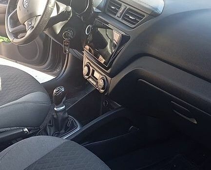 Сірий Кіа Ріо, об'ємом двигуна 1.59 л та пробігом 300 тис. км за 7100 $, фото 1 на Automoto.ua