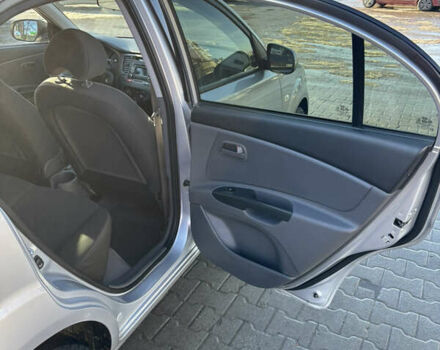 Серый Киа Рио, объемом двигателя 1.4 л и пробегом 138 тыс. км за 6000 $, фото 12 на Automoto.ua