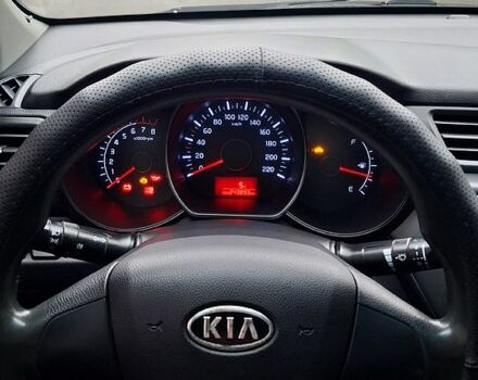 Серый Киа Рио, объемом двигателя 1.4 л и пробегом 243 тыс. км за 5700 $, фото 10 на Automoto.ua