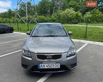 Серый Киа Рио, объемом двигателя 1.4 л и пробегом 195 тыс. км за 5250 $, фото 1 на Automoto.ua