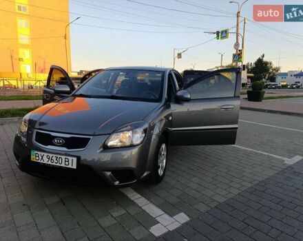 Сірий Кіа Ріо, об'ємом двигуна 1.4 л та пробігом 199 тис. км за 5900 $, фото 3 на Automoto.ua