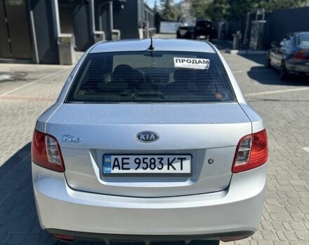 Серый Киа Рио, объемом двигателя 1.4 л и пробегом 180 тыс. км за 4211 $, фото 2 на Automoto.ua