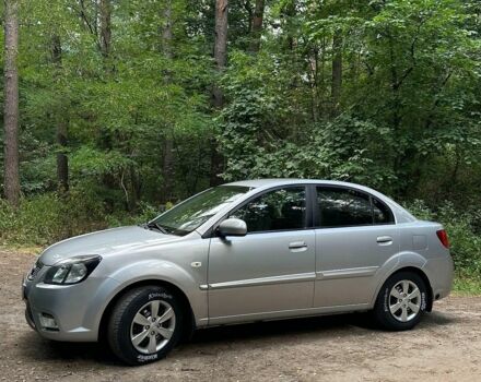 Сірий Кіа Ріо, об'ємом двигуна 1.4 л та пробігом 174 тис. км за 5900 $, фото 2 на Automoto.ua