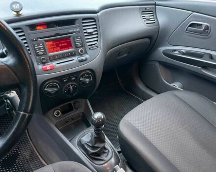 Серый Киа Рио, объемом двигателя 1.4 л и пробегом 168 тыс. км за 4590 $, фото 21 на Automoto.ua