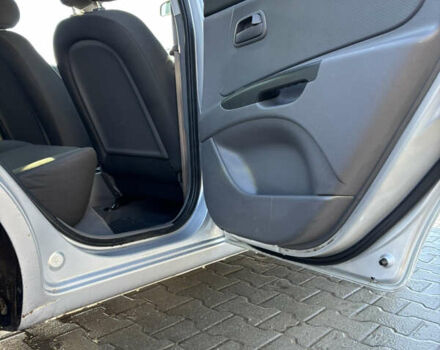 Серый Киа Рио, объемом двигателя 1.4 л и пробегом 138 тыс. км за 6000 $, фото 13 на Automoto.ua