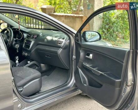 Серый Киа Рио, объемом двигателя 1.4 л и пробегом 190 тыс. км за 7100 $, фото 9 на Automoto.ua