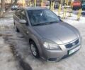 Серый Киа Рио, объемом двигателя 1.4 л и пробегом 271 тыс. км за 5000 $, фото 2 на Automoto.ua