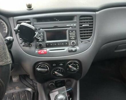 Сірий Кіа Ріо, об'ємом двигуна 1.4 л та пробігом 197 тис. км за 6300 $, фото 3 на Automoto.ua