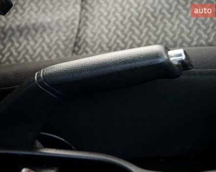 Серый Киа Рио, объемом двигателя 1.4 л и пробегом 204 тыс. км за 6200 $, фото 25 на Automoto.ua