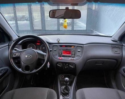 Серый Киа Рио, объемом двигателя 1.4 л и пробегом 168 тыс. км за 4590 $, фото 12 на Automoto.ua