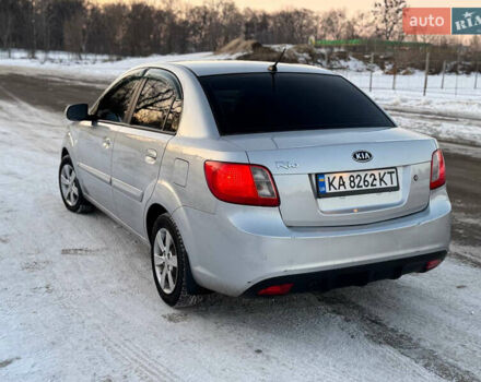 Серый Киа Рио, объемом двигателя 1.4 л и пробегом 228 тыс. км за 4550 $, фото 4 на Automoto.ua