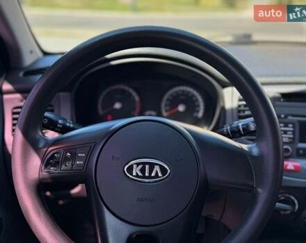 Серый Киа Рио, объемом двигателя 1.4 л и пробегом 135 тыс. км за 4999 $, фото 11 на Automoto.ua