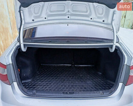 Серый Киа Рио, объемом двигателя 1.6 л и пробегом 180 тыс. км за 8000 $, фото 4 на Automoto.ua