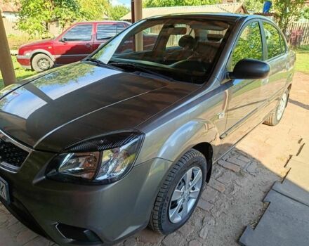 Серый Киа Рио, объемом двигателя 1.4 л и пробегом 160 тыс. км за 5116 $, фото 1 на Automoto.ua
