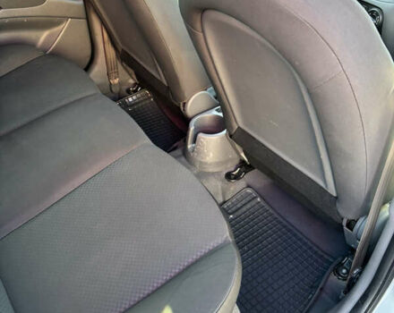 Серый Киа Рио, объемом двигателя 1.4 л и пробегом 138 тыс. км за 6000 $, фото 28 на Automoto.ua