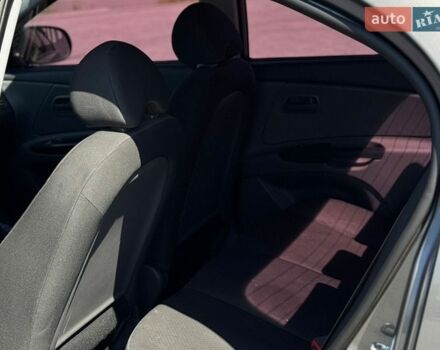 Серый Киа Рио, объемом двигателя 1.4 л и пробегом 135 тыс. км за 4999 $, фото 9 на Automoto.ua
