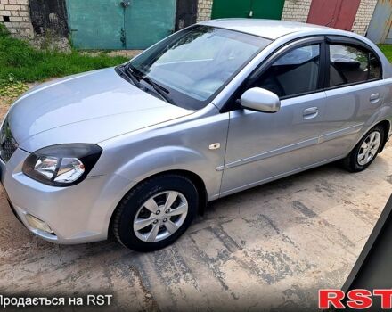 Серый Киа Рио, объемом двигателя 1.4 л и пробегом 174 тыс. км за 6000 $, фото 3 на Automoto.ua
